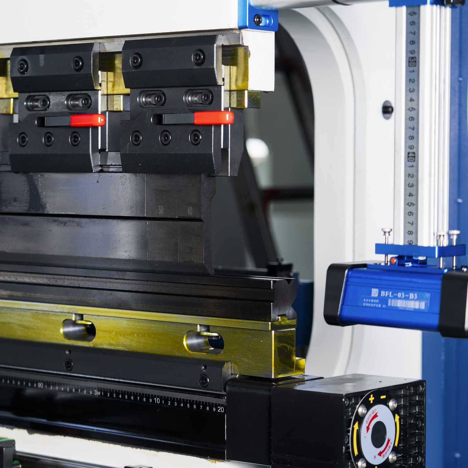 How to Avoid Faults in CNC Bending Machines